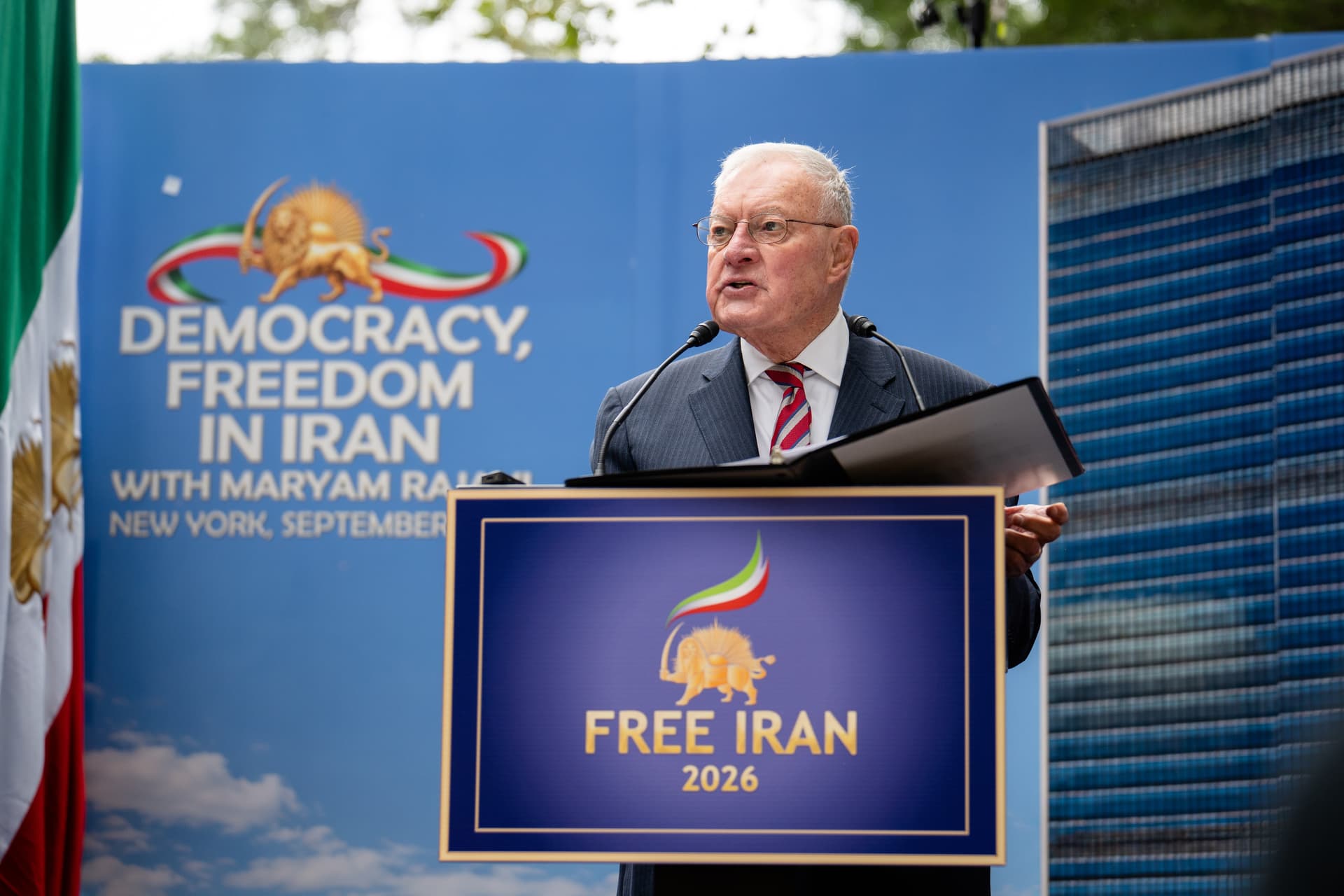 Keith Kellogg, former national security adviser to the vice president of the United States, speaks at a rally held by Iranian supporters of the National Council of Resistance of Iran outside the U.N. General Assembly in New York City on Sept. 22, 2026. (Samira Bouaou/The Epoch Times)