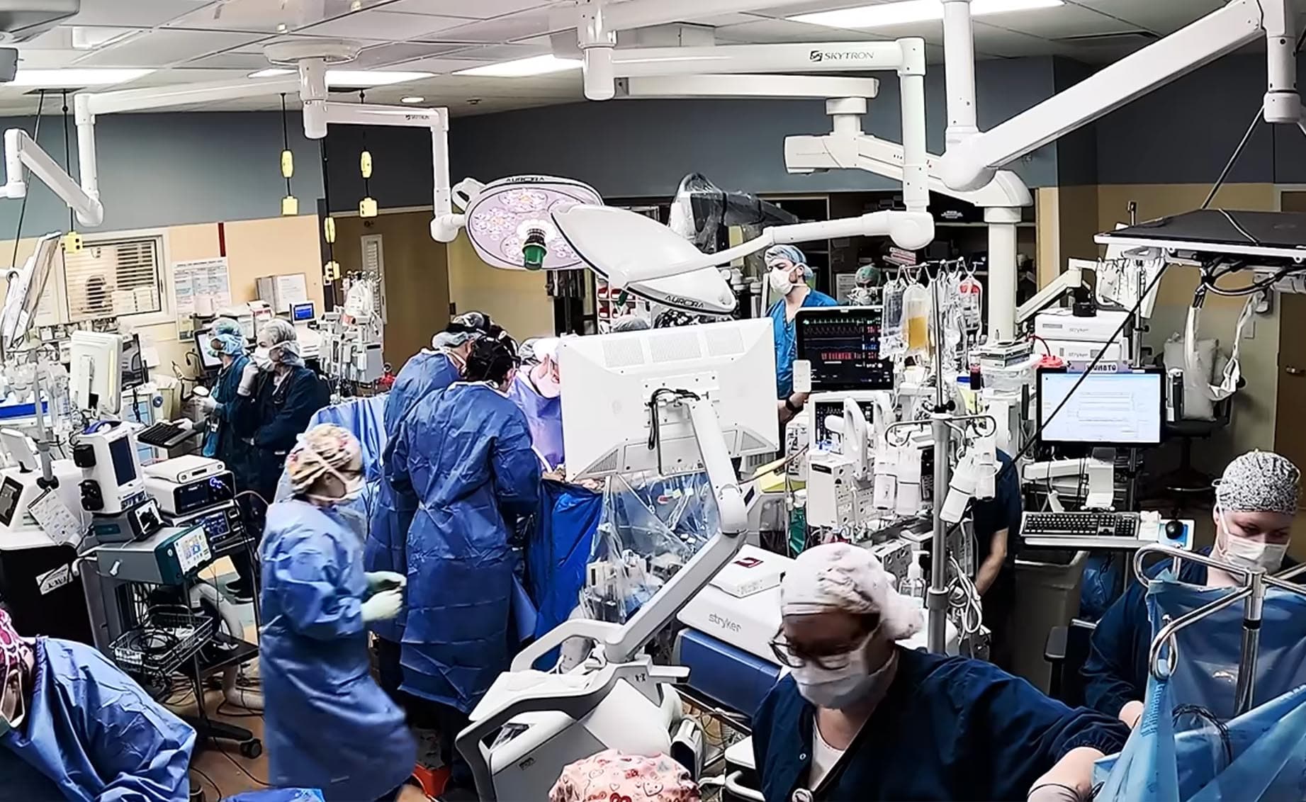 A multi-disciplinary array of more than 60 medical professionals fills the custom-configured operating theater during the 24-hour marathon procedure. (SSM Health Cardinal Glennon Children's Hospital)