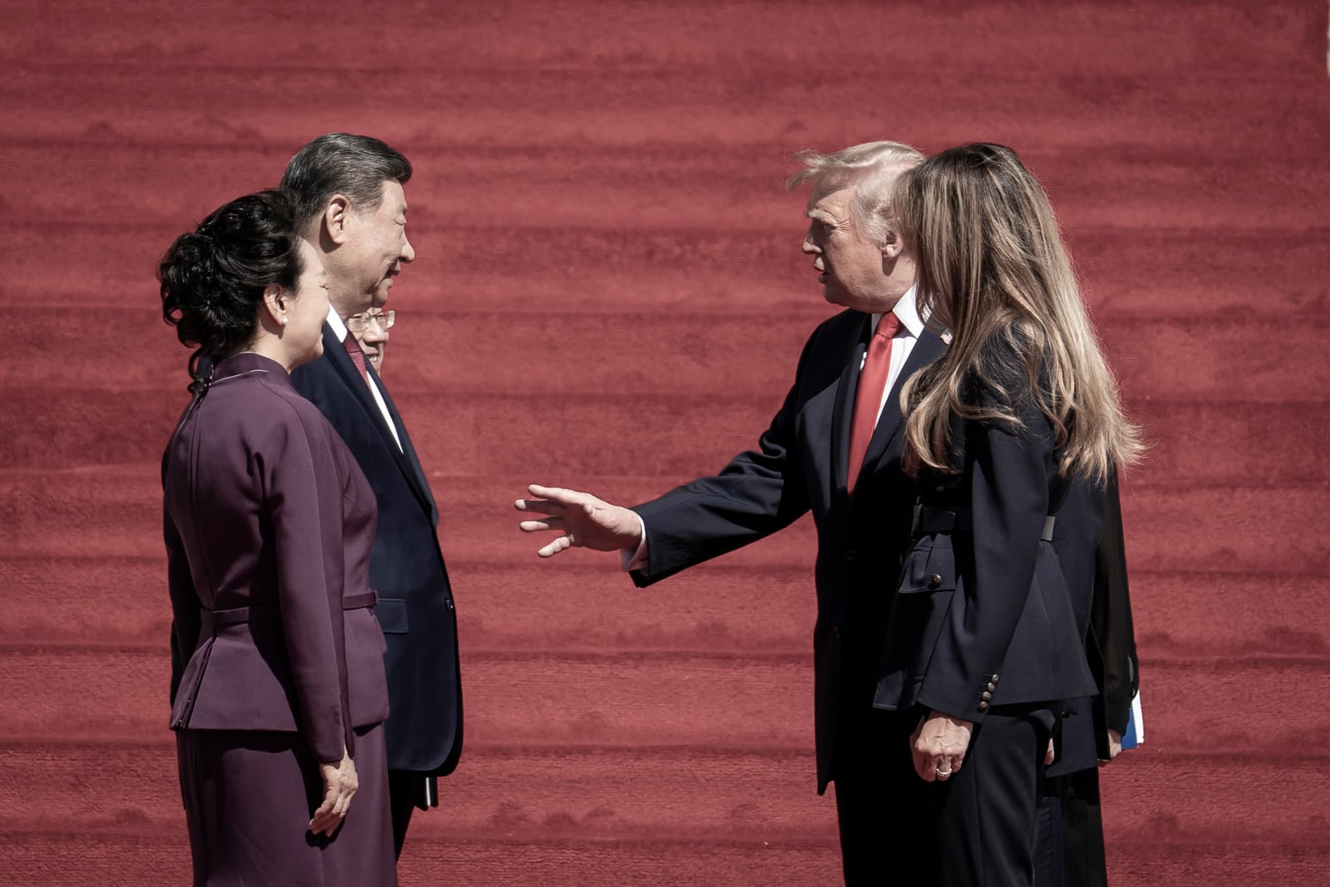 U.S. President Donald Trump, First Lady Melania Trump, Chinese leader Xi Jinping, and Xi’swife, Peng Liyuan, during a visit to the U.S. National Archives in Washington on Sept. 25, 2026. (Madalina Kilroy/The Epoch Times)