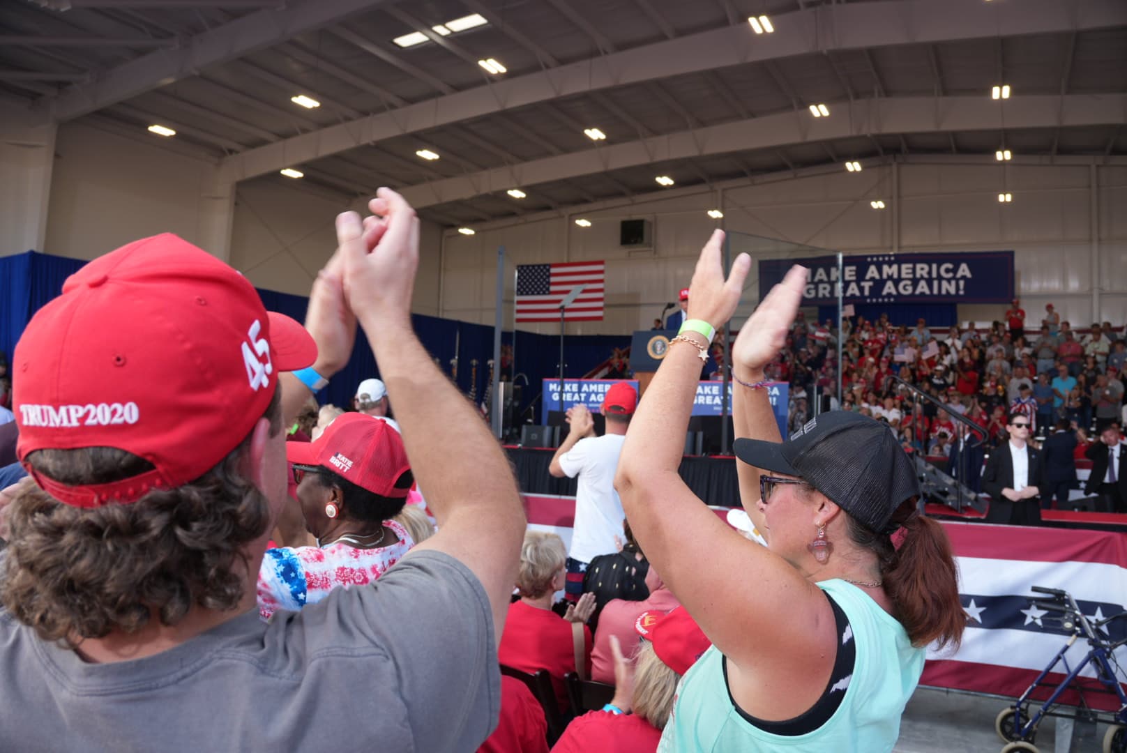 Hundreds of attendees at a rally cheer on President Donald Trump. With midterm elections underway, Trump went to boost voters in Dalton, Ga., on Oct. 16, 2026. (Troy Myers/The Epoch Times)