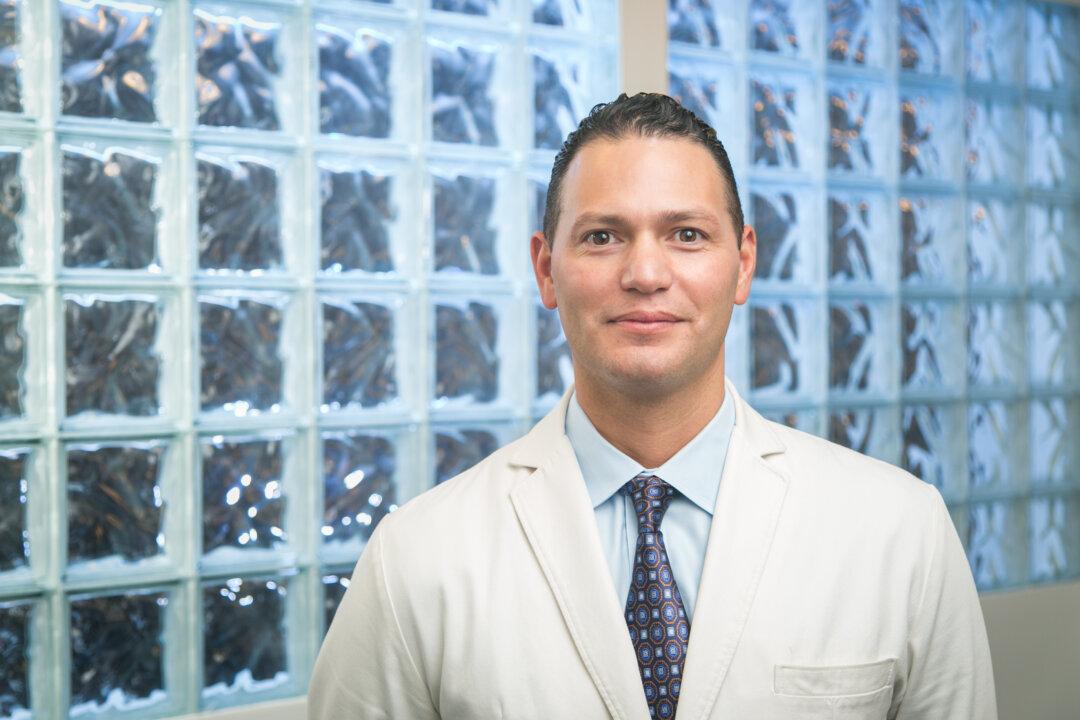 Dr. Damon Noto practices physical medicine, rehabilitation, and pain management at the Northern Medical Center. (The Epoch Times)