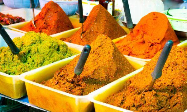 Curry paste for sale at a Thai market. (Wanz.st/Shutterstock)