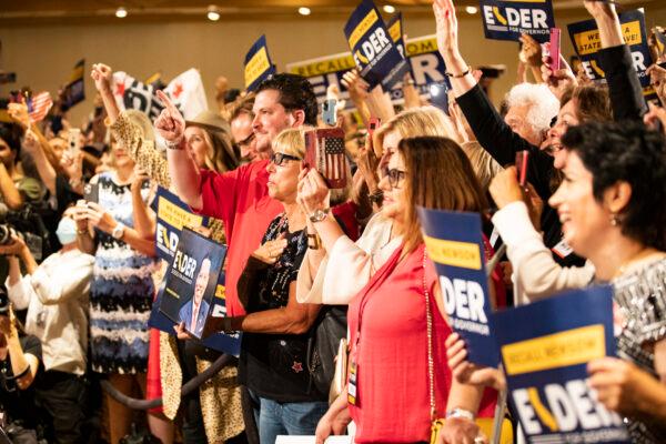 California Governor candidate Larry Elder speaks with supporters at the Hilton hotel in Costa Mesa, Calif., on Sept. 14, 2021. (John Fredricks/The Epoch Times)