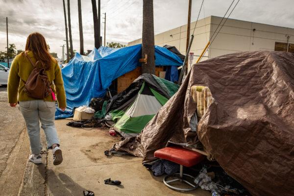 A homeless encampment in Venice Beach, Calif., on Jan. 27, 2021. (John Fredricks/The Epoch Times)