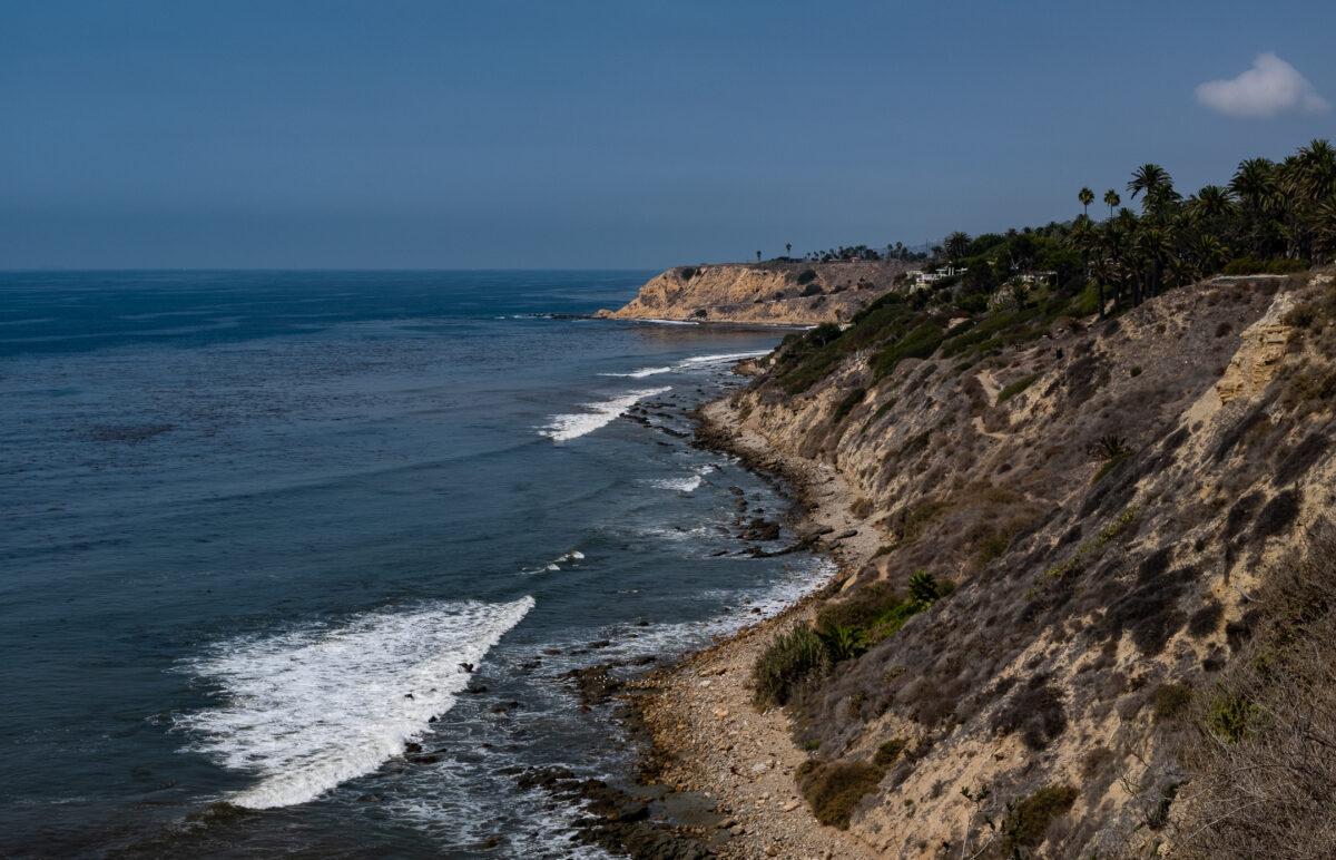 The rocky coastline of Palos Verdes on Sept. 30, 2021. (John Fredricks/The Epoch Times)
