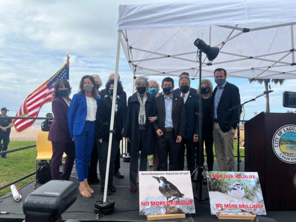 Officials and environmental advocates gather to support banning offshore oil drilling in Laguna Beach, Calif., on Oct. 18, 2021. (Drew Van Voorhis/The Epoch Times)