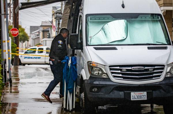 Newport Beach Police and HAZMAT Units investigate 2 deaths and one injury at a Balboa Island Home in Newport Beach, Calif., on Oct. 25, 2021. (John Fredricks/The Epoch Times)