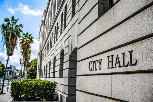 Los Angeles City Hall on March 3, 2018. (John Fredricks/The Epoch Times)