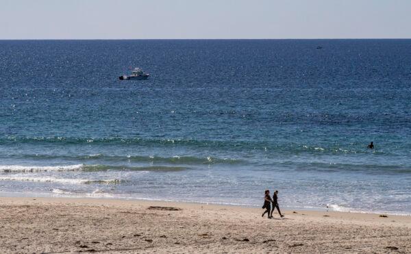 Bodies of two unresponsive adults were found deceased on the south end of Salt Creek Beach in Dana Point, Calif., on Feb. 4, 2022. (John Fredricks/The Epoch Times)