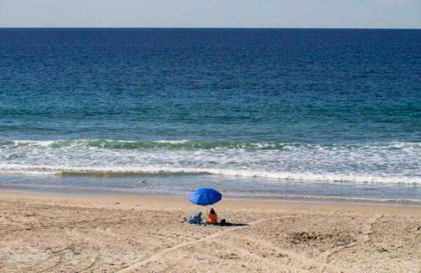 Bodies of two unresponsive adults were found deceased on the south end of Salt Creek Beach in Dana Point, Calif., on Feb. 4, 2022. (John Fredricks/The Epoch Times)