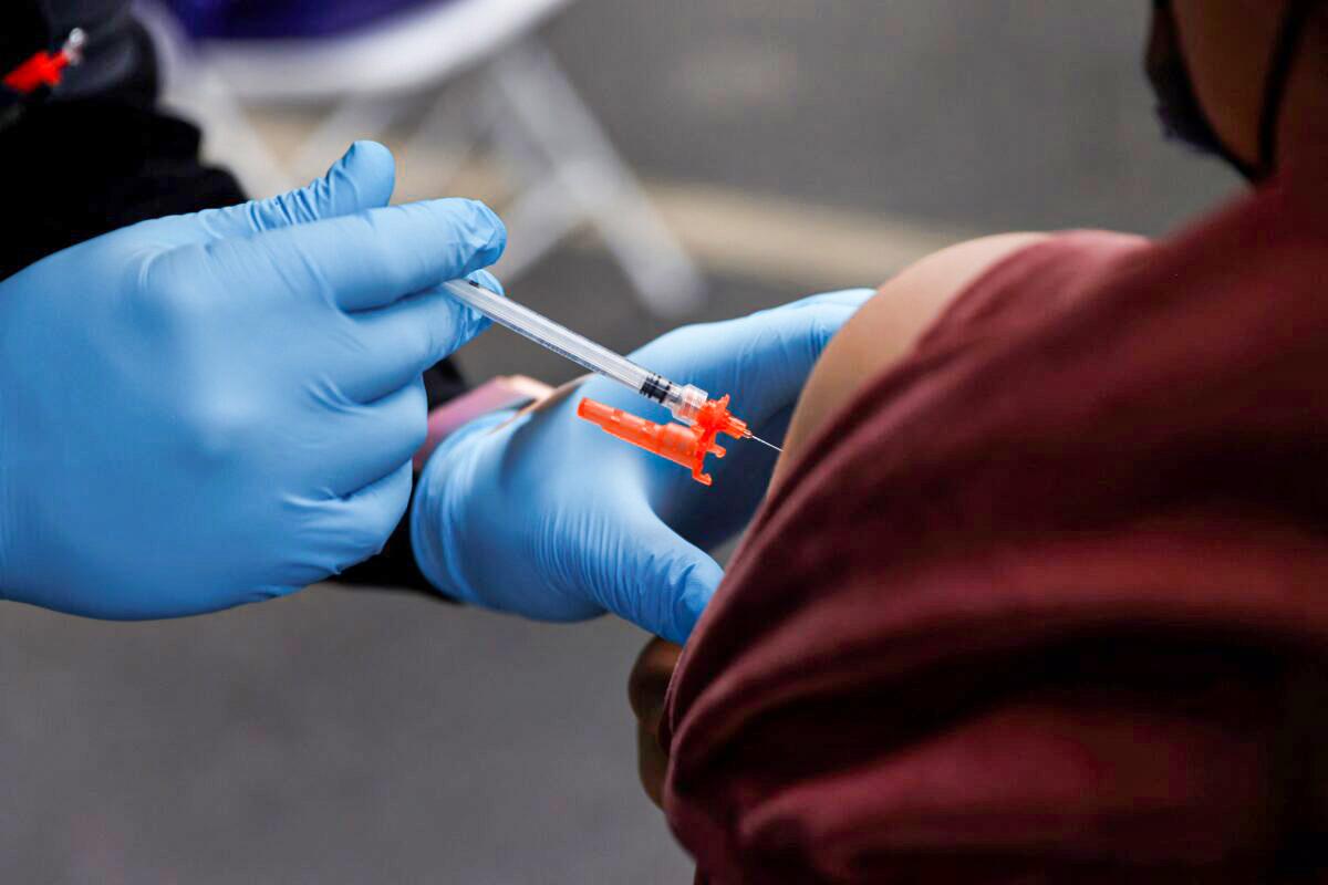 Los Angeles Moves to End COVID Vaccine Mandate for City Workers
