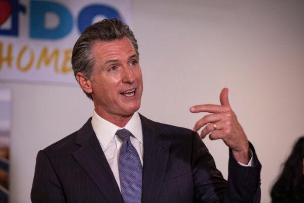 California Gov. Gavin Newsom discusses the state's plan for homelessness initiatives in Los Angeles on Sept. 29, 2021. (John Fredricks/The Epoch Times)