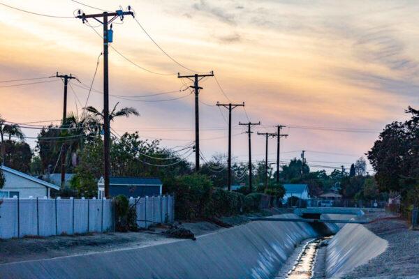 Power lines in Fullerton, Calif., on Dec. 22, 2020. (John Fredricks/The Epoch Times)
