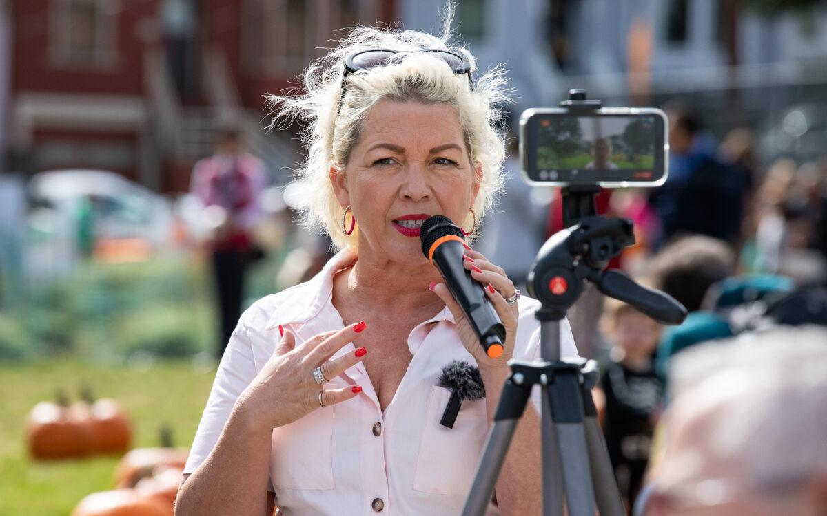 Kellie-Jay Keen protests against transgender policies for children in San Francisco on Oct. 22, 2022. (John Fredricks/The Epoch Times)