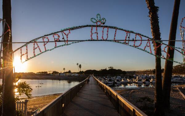 The 32nd "Lighting of the Bay" at the Newport Dunes Resort in Newport Beach, Calif., on Nov. 25, 2022. (John Fredricks/The Epoch Times)