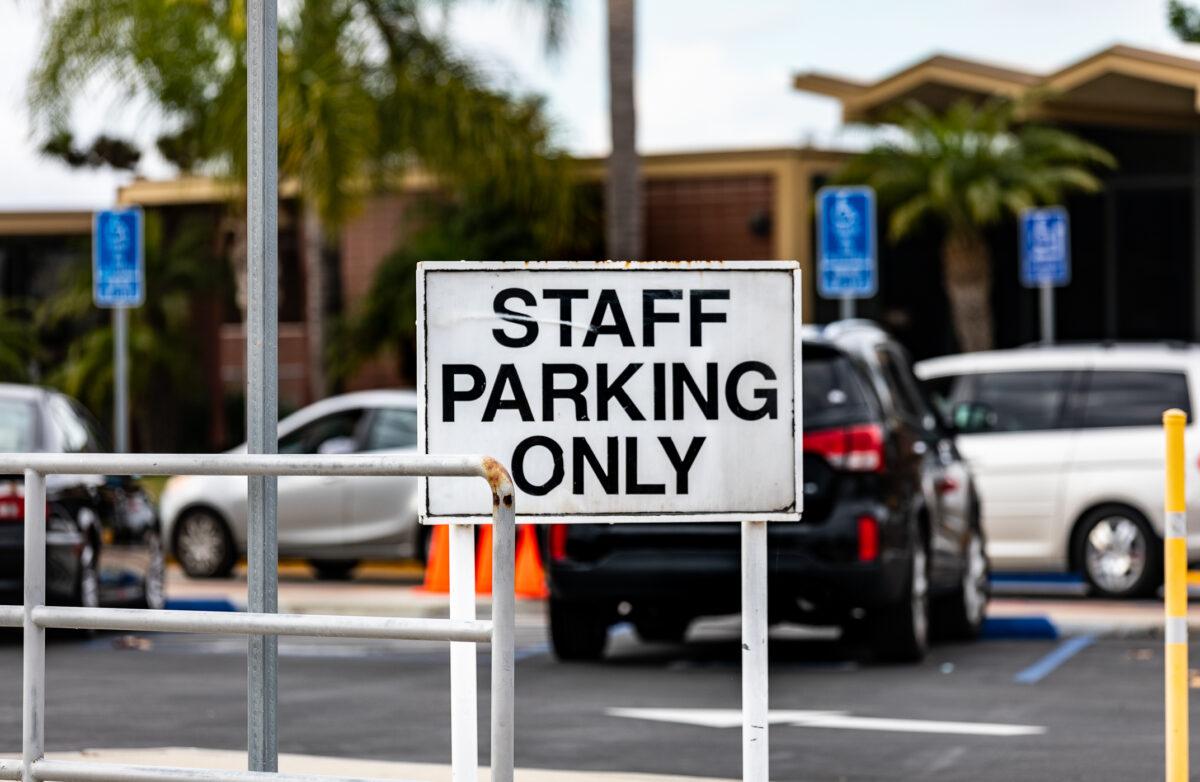 Newland Elementary School staff parking in Huntington Beach, Calif., on Dec. 6, 2022. (John Fredricks/The Epoch Times)