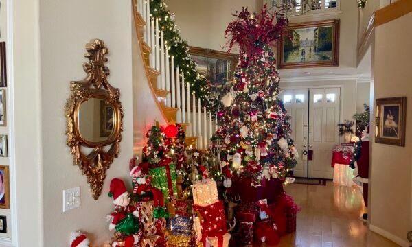 Sylvia Nash and Loren Lillestrand's elaborately decorated home with 85 Christmas trees, thousands of twinkling lights, 300 Santa Clauses, among other elements in Chino Hills, Calif., on Dec. 16, 2022. (Carol Cassis/The Epoch Times)