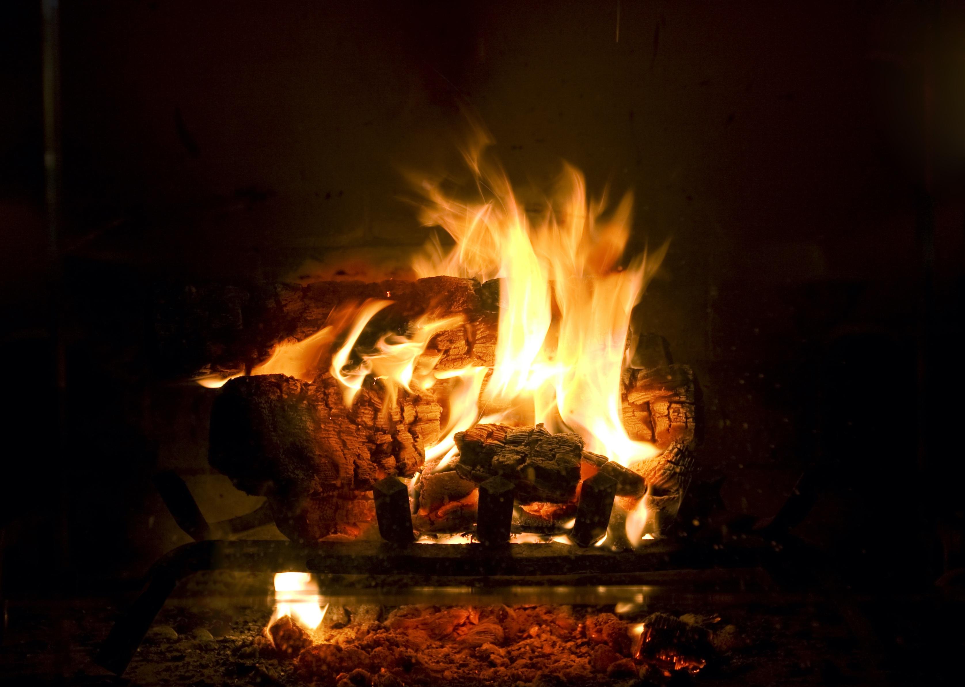 Wood-Burning Ban Issued for Christmas Day in Southern California