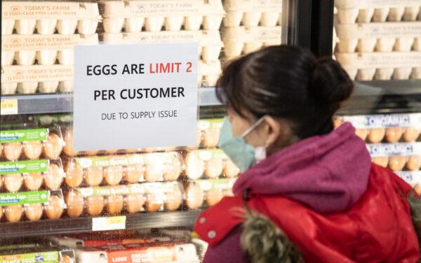 A sign for egg purchase limits sits on display at a H Mart in Irvine, Calif., on Jan. 11, 2023. (John Fredricks/The Epoch Times)
