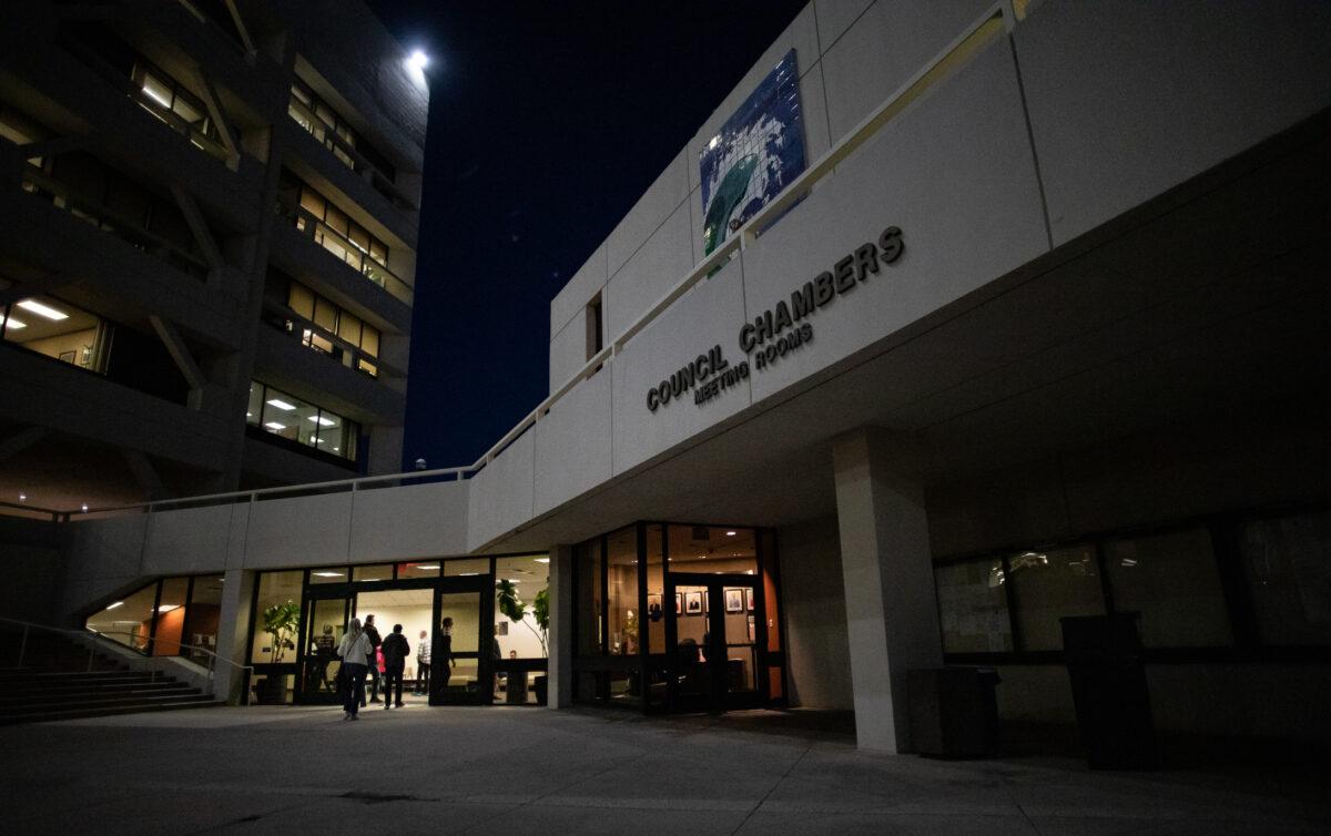 Residents gather for a city council meeting at the Civic Center in Huntington Beach, Calif., on Jan. 17, 2023. (John Fredricks/The Epoch Times)