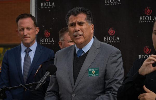 Los Angeles Sheriff Robert Luna attends an active shooter exercise on the campus of Biola University in La Mirada, Calif., on Feb. 28, 2023. (John Fredricks/The Epoch Times)