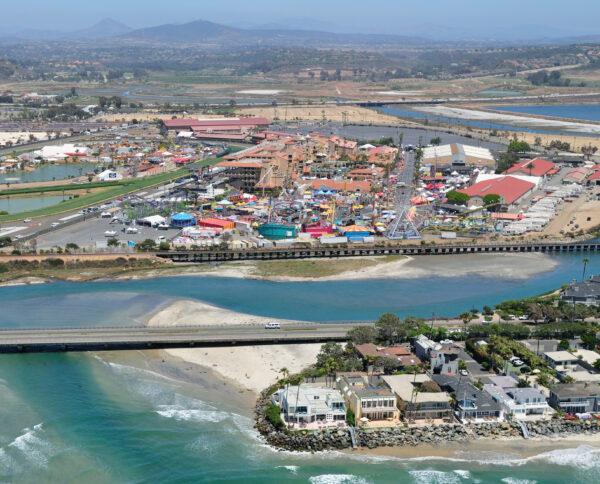 The century-old wooden San Dieguito bridge in Del Mar, San Diego County, Calif. (Courtesy of San Diego Association of Governments)