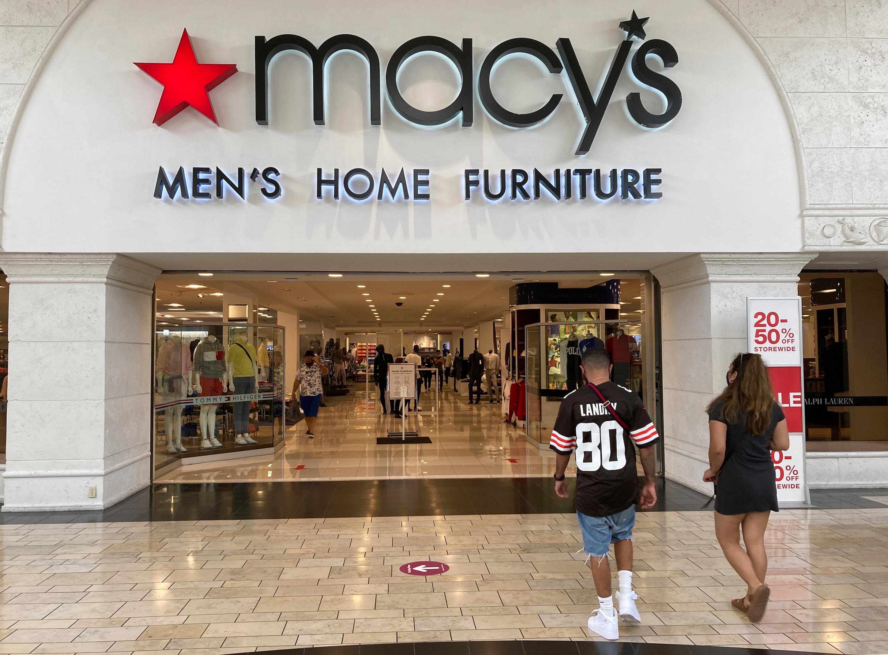 Macy’s Ransacked by 5 Person Flash-Mob Robbery in Arcadia