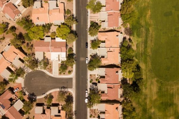 Homes next to a golf course in the Summerlin community as some homeowner associations remove ornamental grass to conserve water during the western drought from Las Vegas on July 20, 2021. (Patrick T. Fallon/AFP via Getty Images)
