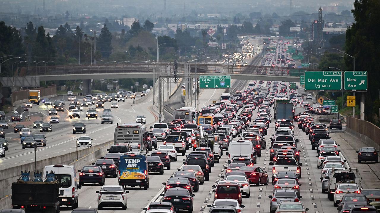 9.5 Million Southern California Residents Likely to Travel for Holidays: Auto Club
