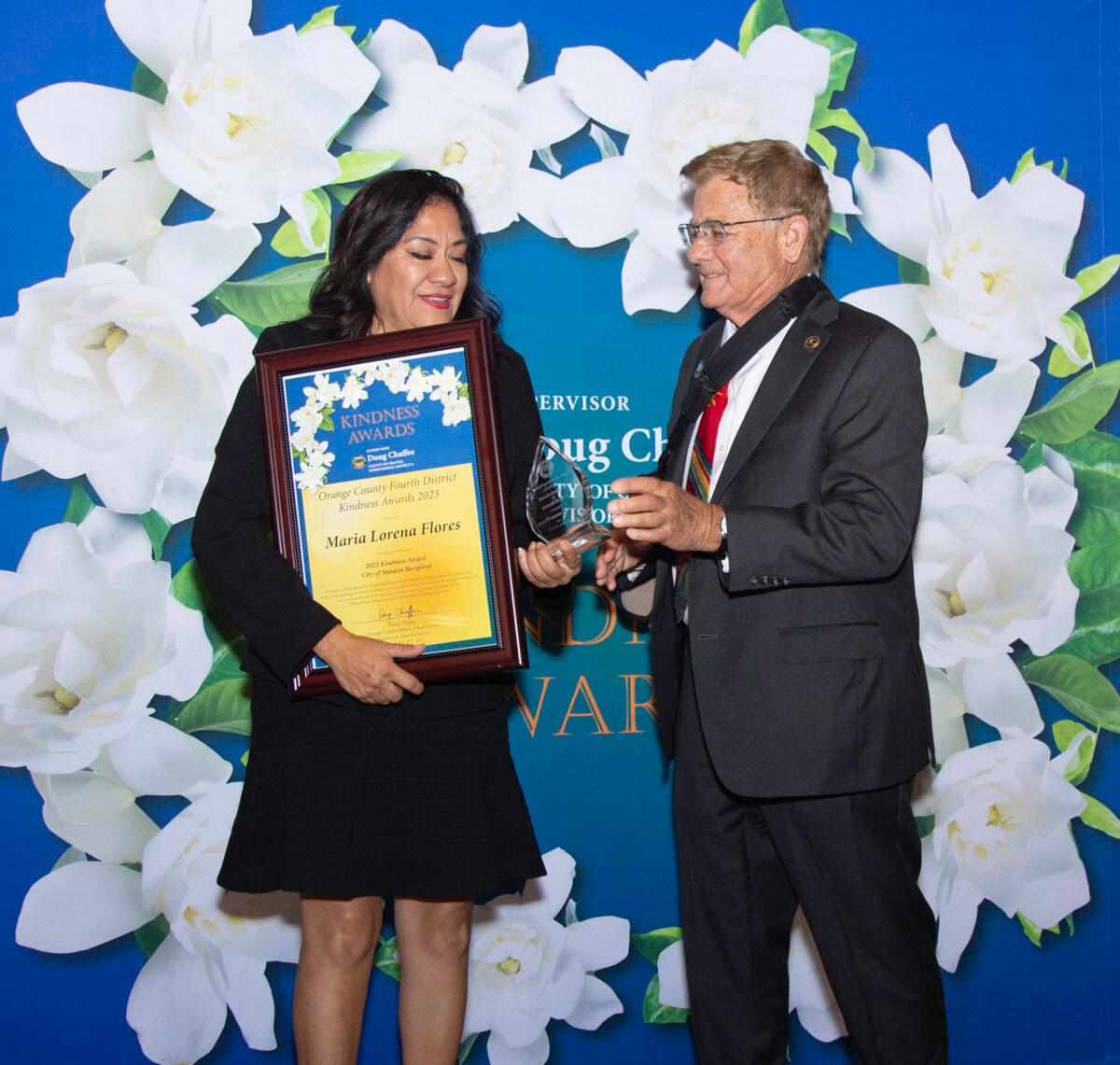Maria Lorena Flores receives a Kindness Award in Buena Park, Calif., on Nov. 13, 2023. (Courtesy of Donna Edman Photography)