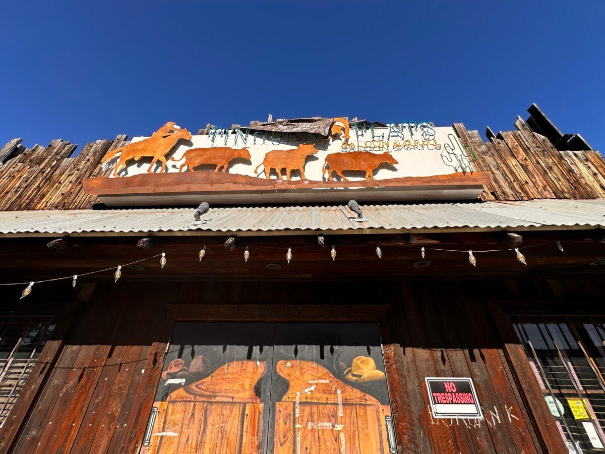 The shuttered Tinhorn Flats Saloon and Grill in Burbank, Calif., on Nov. 21, 2023. (Jill McLaughlin/The Epoch Times)