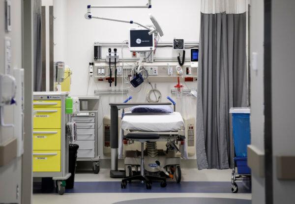 A treatment room in the emergency department at a hospital in Calgary in a file photo. (The Canadian Press/Jeff McIntosh)