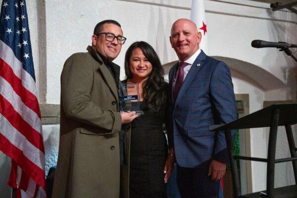 (L-R) Newport Beach Chamber of Commerce Ambassador of the Year, Ryan Magdaleno, Silver Anchor Recipient Jaril Tudio, and Chamber President Steve Rosansky. (Courtesy of Ed Olen, Olen Photography)