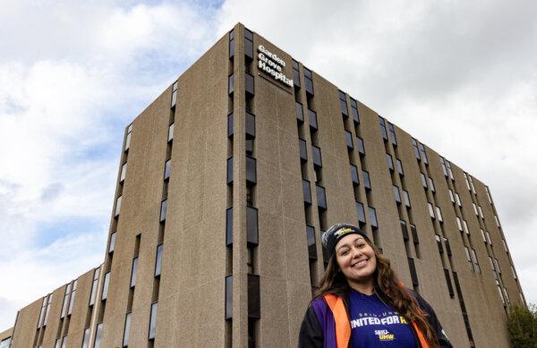 Georgina Rebolledo participates in a strike with fellow medical workers at Garden Grove Hospital in Garden Grove, Calif., on Dec. 20, 2023. (John Fredricks/The Epoch Times)