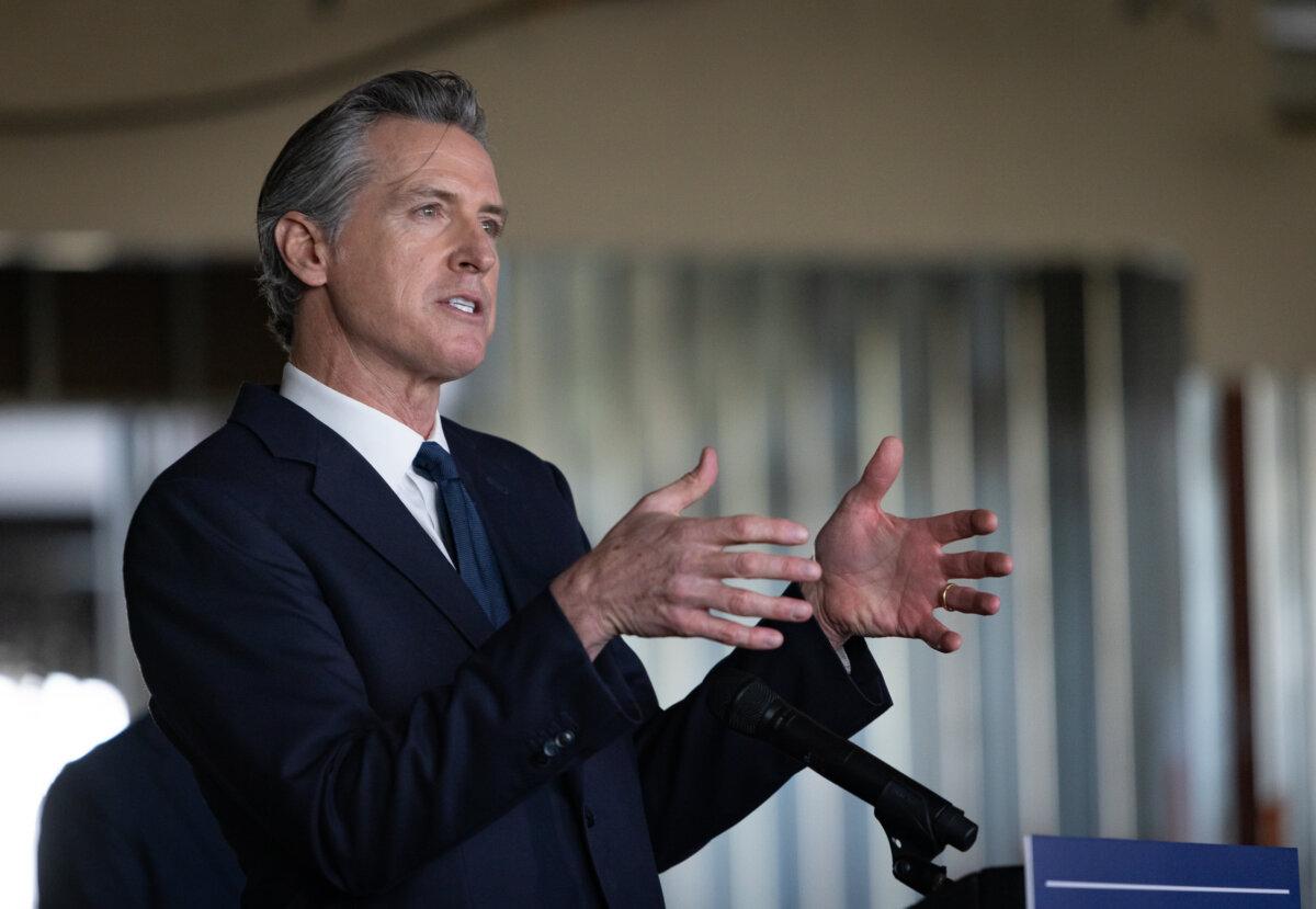 California Governor Gavin Newsom speaks in Los Angeles, Calif., on Jan. 3, 2023. (John Fredricks/The Epoch Times)