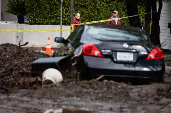 Mudslides hit the hillside communities of Beverly Hills, Calif., on Feb. 6, 2024. (John Fredricks/The Epoch Times)