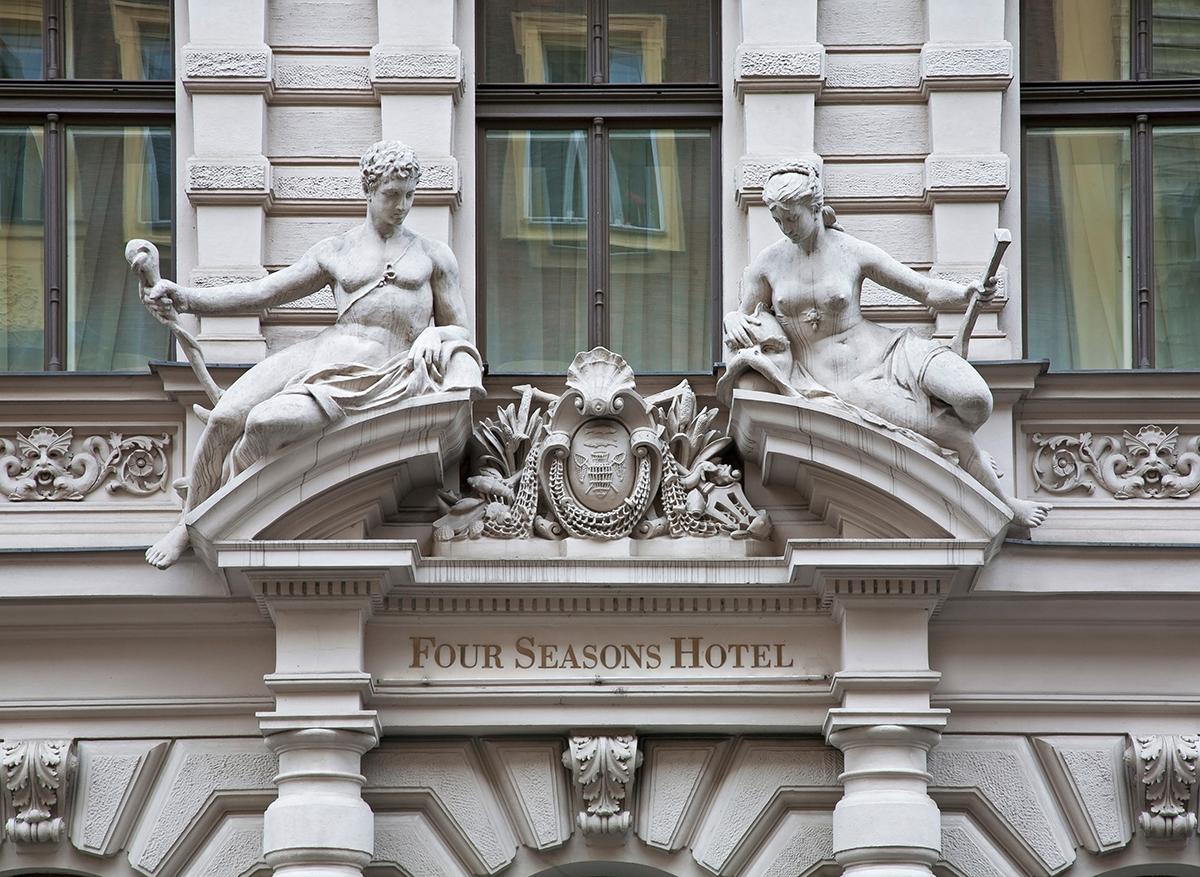 Stop by the Four Seasons Hotel for a fun absinthe drink served at its restaurant bar. (Shevchenko Andrey/Shutterstock)