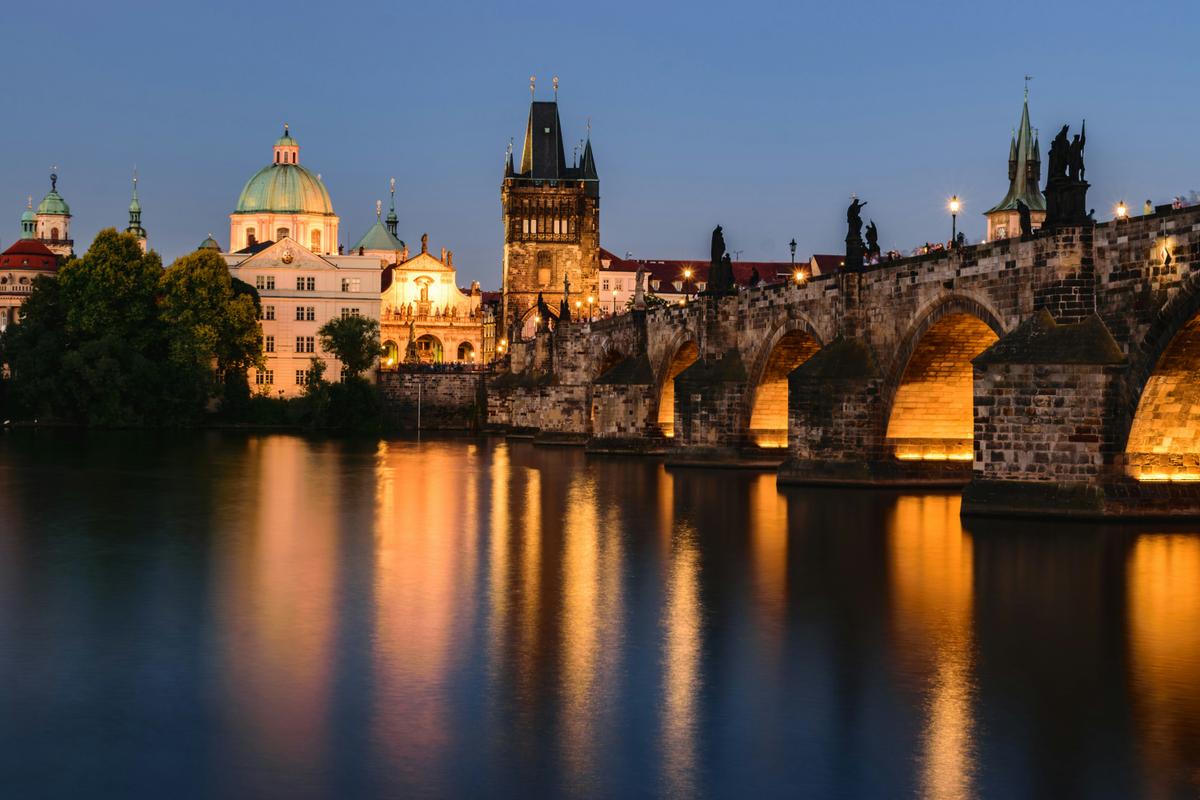 The atmospheric environs near the Charles Bridge. (Dmitry Goykolov/Unsplash)