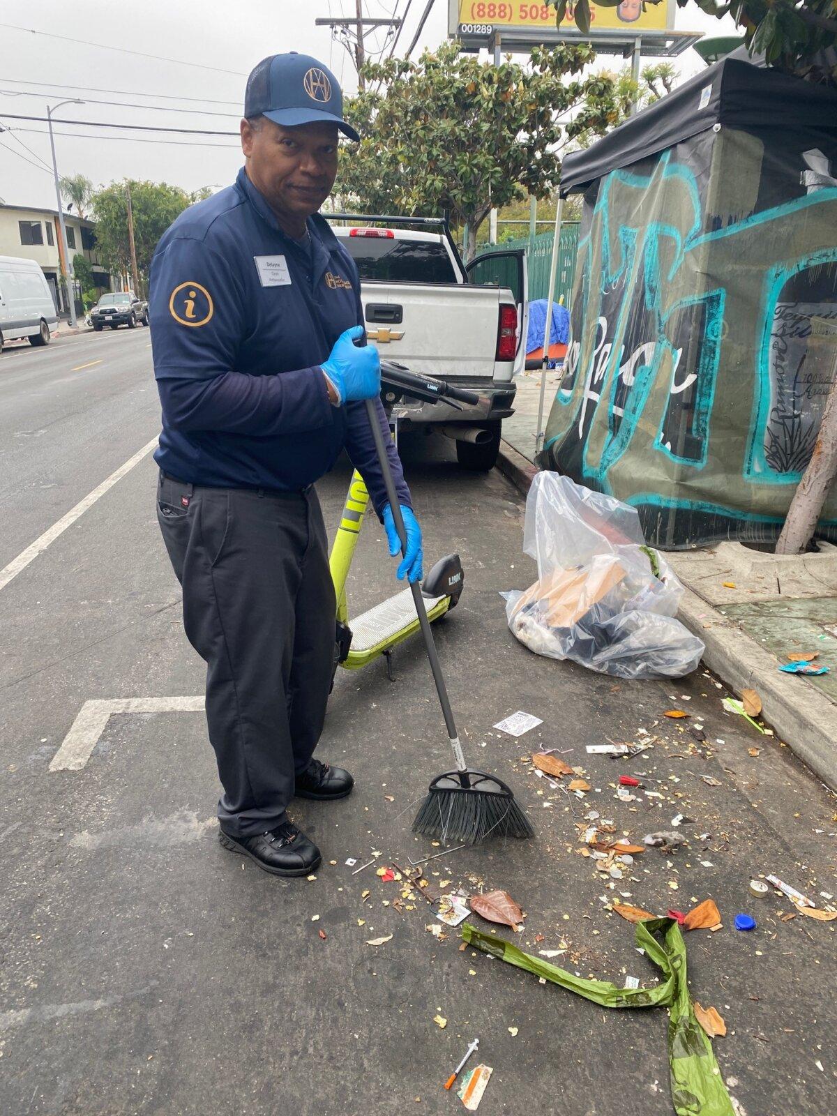 The Hollywood Partnership cleans up trash in Los Angeles. (Courtesy of Keith Johnson)