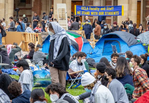 University of Los Angeles–California students protest the Israel–Hamas war, on the school's campus in Los Angeles on April 25, 2024. (John Fredricks/The Epoch Times)