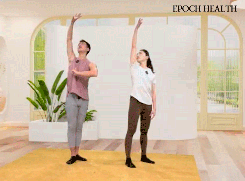 Arm sways and stretches. (The Epoch Times)