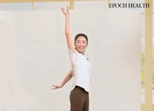 Arm swings. (The Epoch Times)