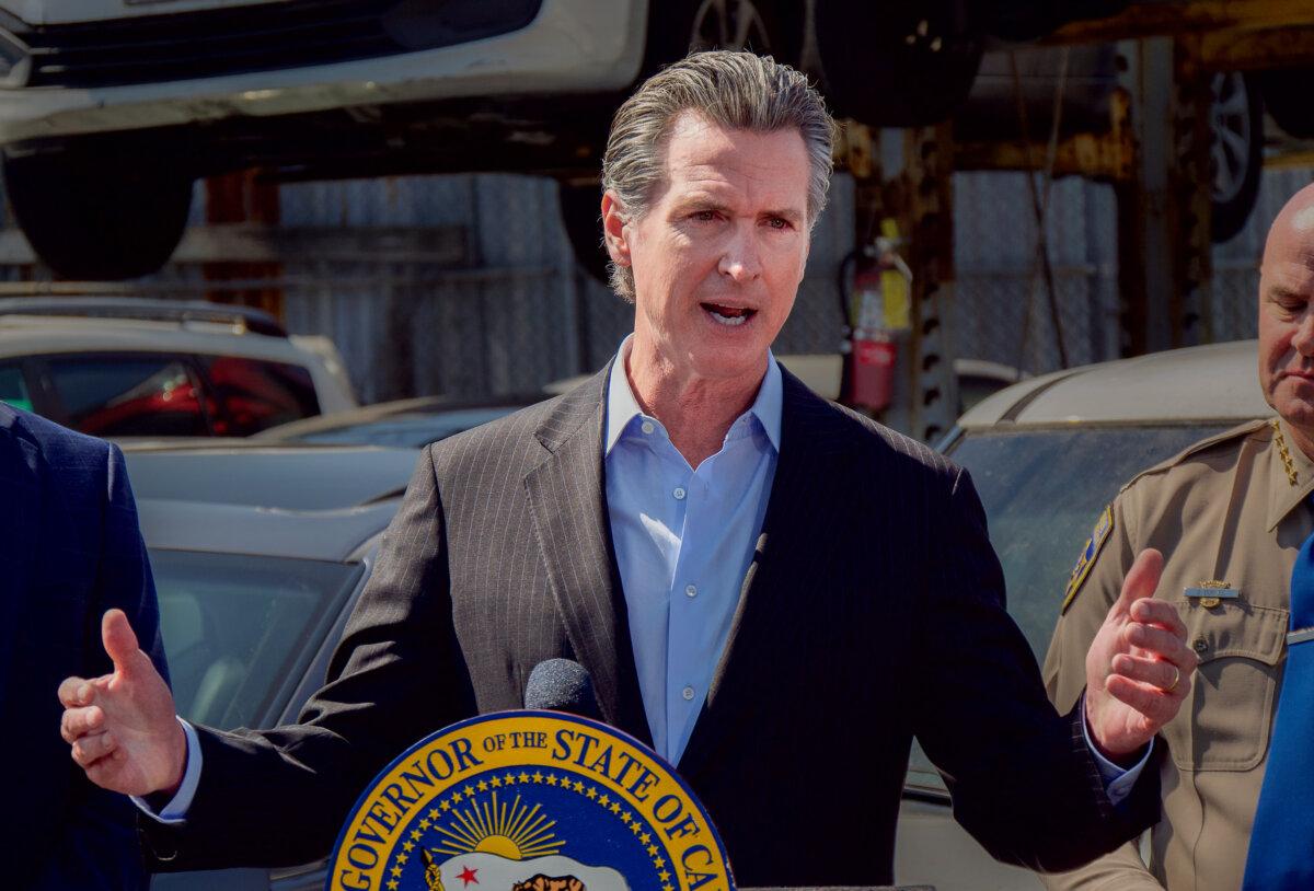 California Gov. Gavin Newsom speaks in Oakland, Calif., on July 11, 2024. (Travis Gillmore/The Epoch Times)