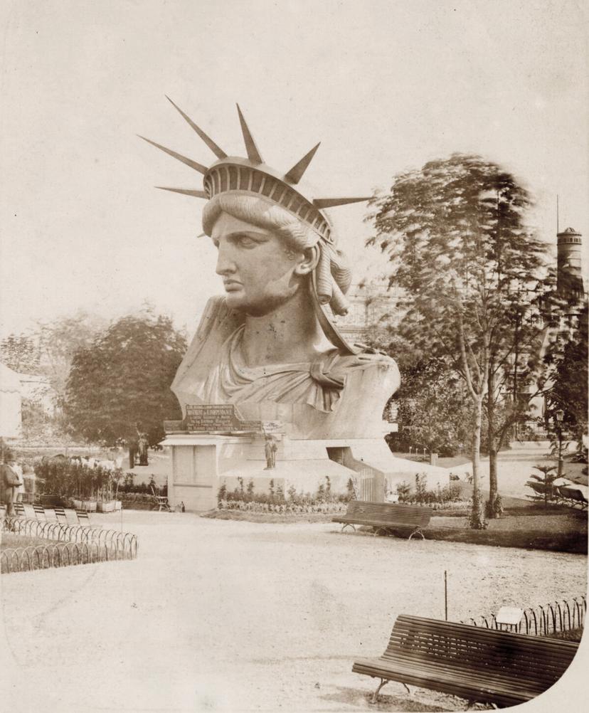 The statue's head on exhibit at the Paris Universal Exposition, 1878. (Public Domain)