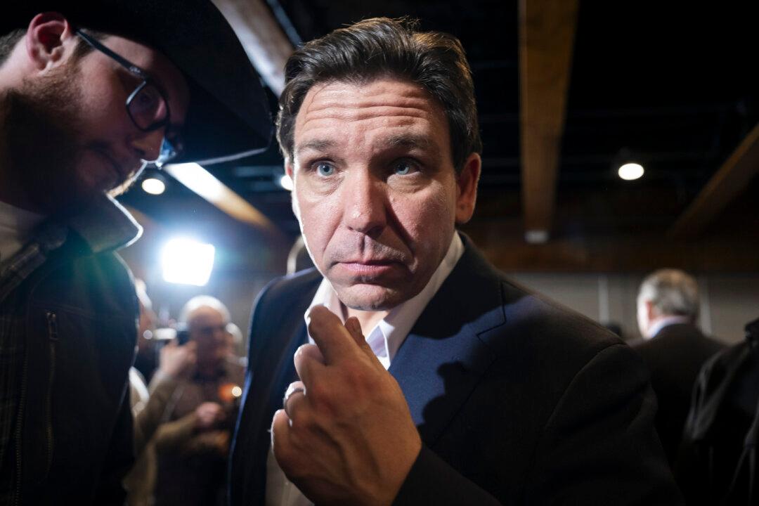 Republican presidential candidate Florida Gov. Ron DeSantis speaks with his supporters at a campaign event in Ames, Iowa, on Jan. 11, 2024. (Madalina Vasiliu/The Epoch Times)