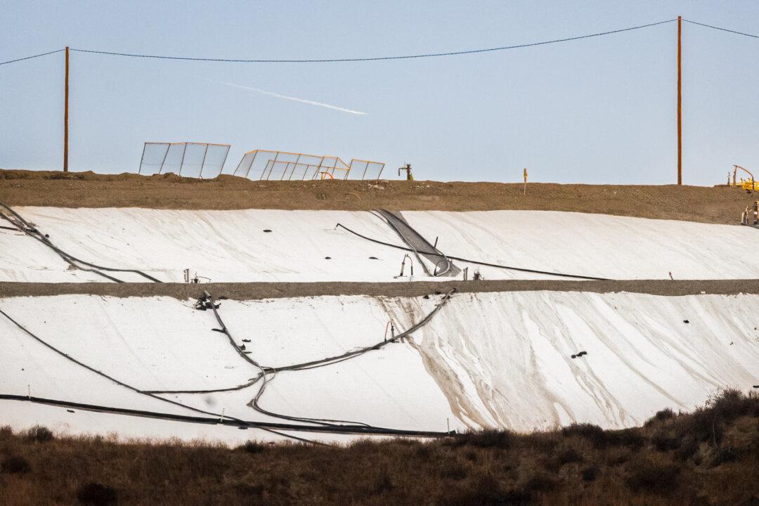 The Chiquita Canyon Landfill. (John Fredricks/The Epoch Times)