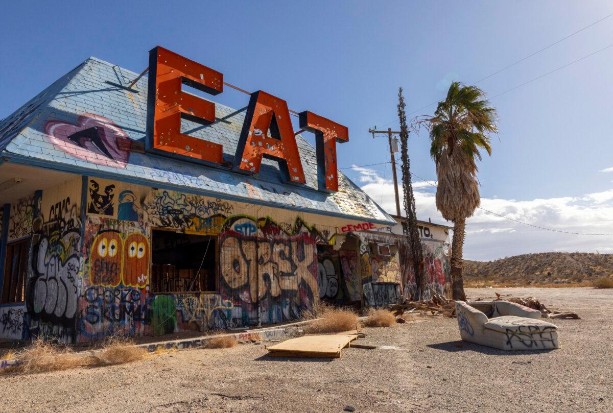 An abandoned restaurant along Highway 15 outside Baker, Calif., on Jan. 7, 2025. (John Fredricks/The Epoch Times)