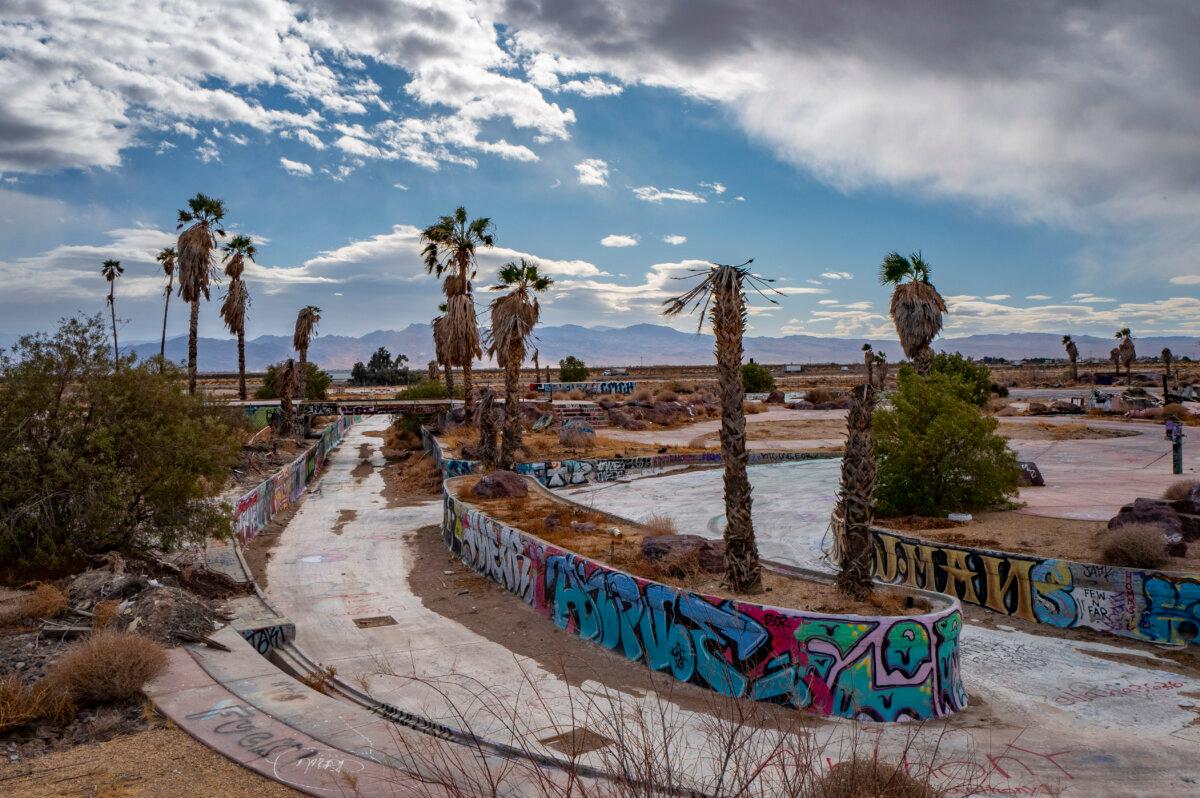 An abandoned water park is visible from Highway 15 outside Barstow, Calif., on Jan. 7, 2025. (John Fredricks/The Epoch Times)