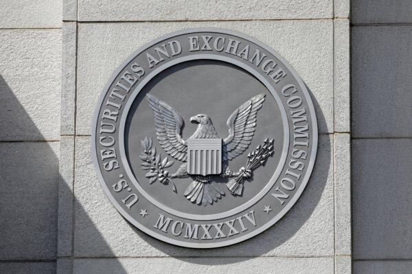 The seal of the U.S. Securities and Exchange Commission (SEC) at its headquarters in Washington on May 12, 2021. The SEC filed civil charges against James Arthur McDonald, Jr., in 2022, accusing him of violating federal securities law. (Reuters/Andrew Kelly/File Photo)