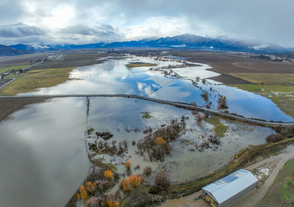 Flooding in Scott River Valley saturates ranches and farms in Siskiyou County after rains in late December 2024. (Courtesy of Mel Fechter)
